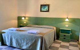 Hotel Golfo Del Leone